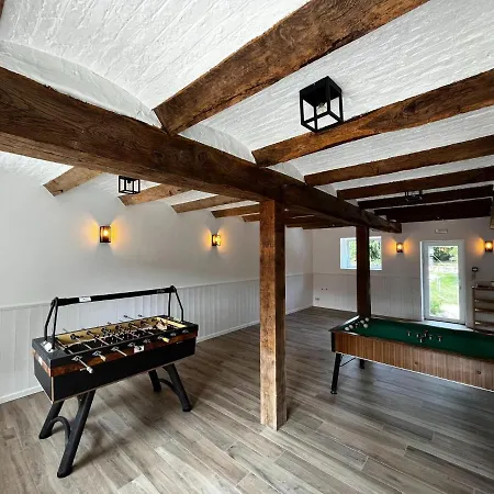 Farm With Indoor Pool And Bubble Bath Holiday home *